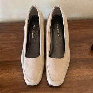 Naturalizer Women's Tan Heels